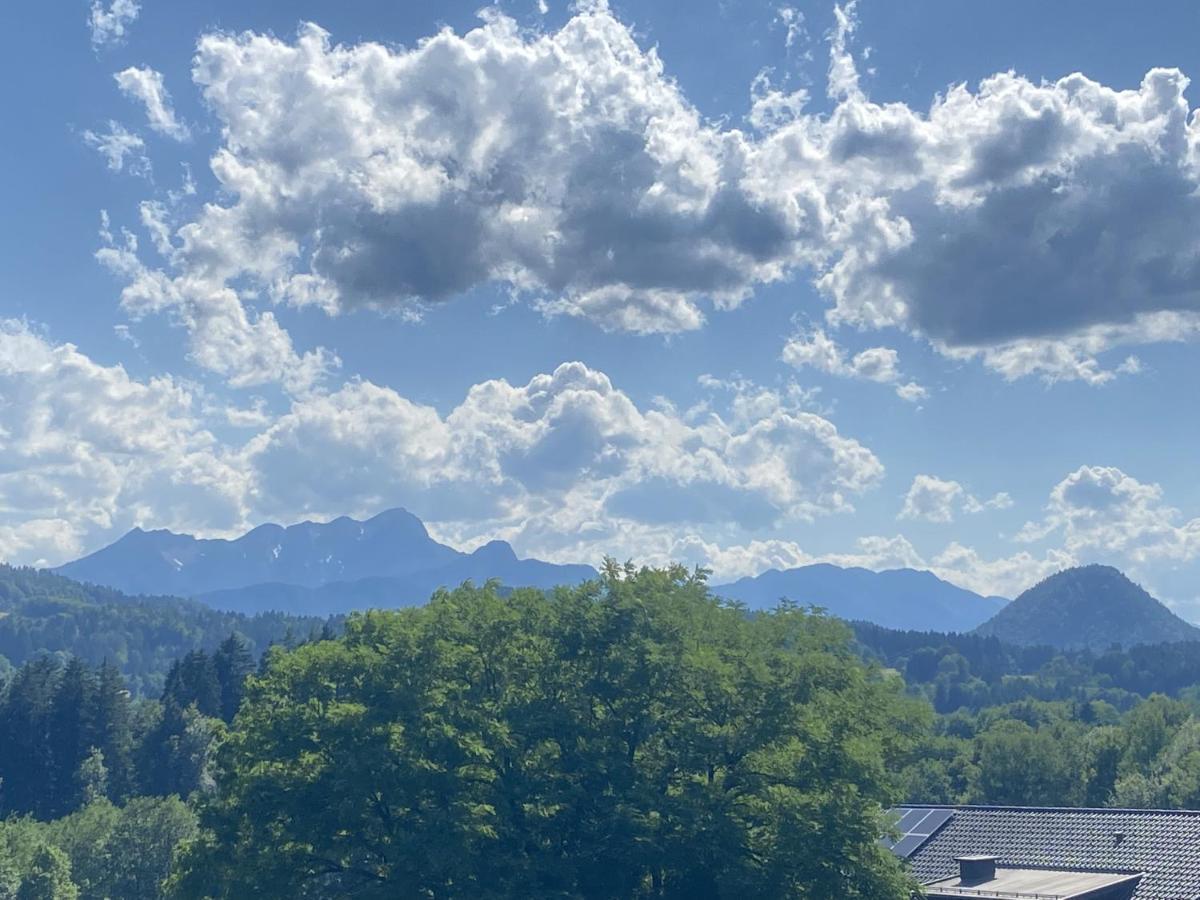 Velden Living Apartments - Schiefling Panorama Schiefling am See Bagian luar foto